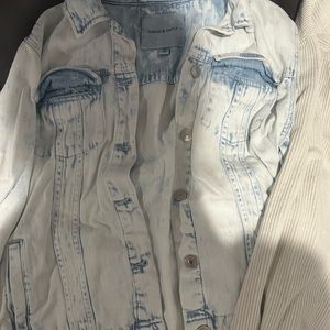 Thread and supply women’s medium denim jacket